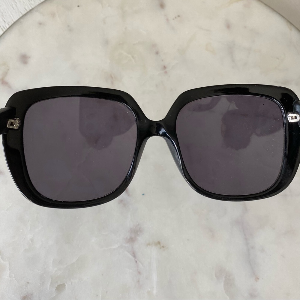 Sale! 100% auth Dior sunglasses - Picture 16 of 16
